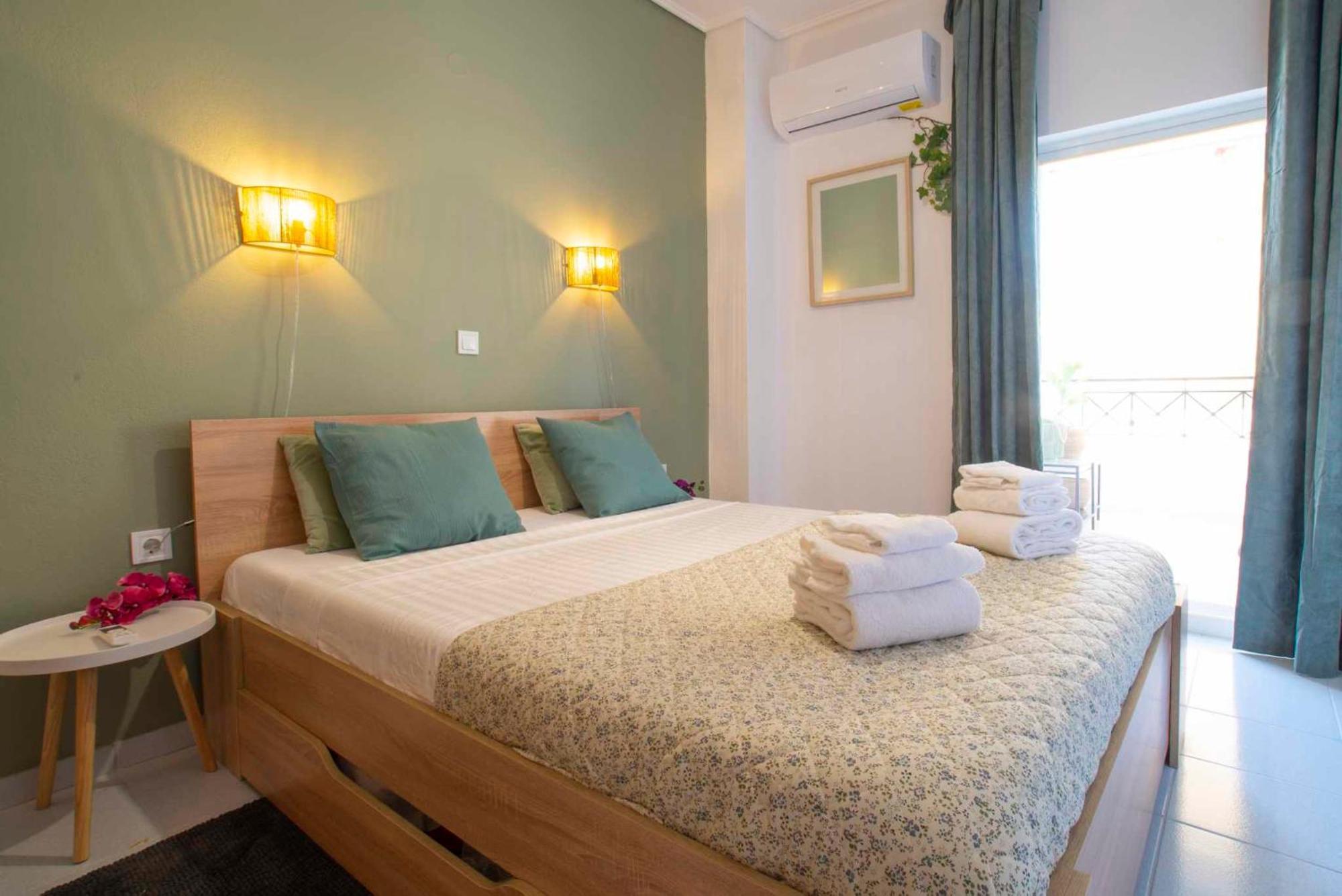 Top Floor Apartment In Халкида Экстерьер фото